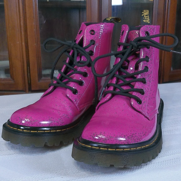 LKNW Dr. Martins Air Wair Luana Hot Pink w/Glitter Combat Boots Size 7 - Picture 1 of 9